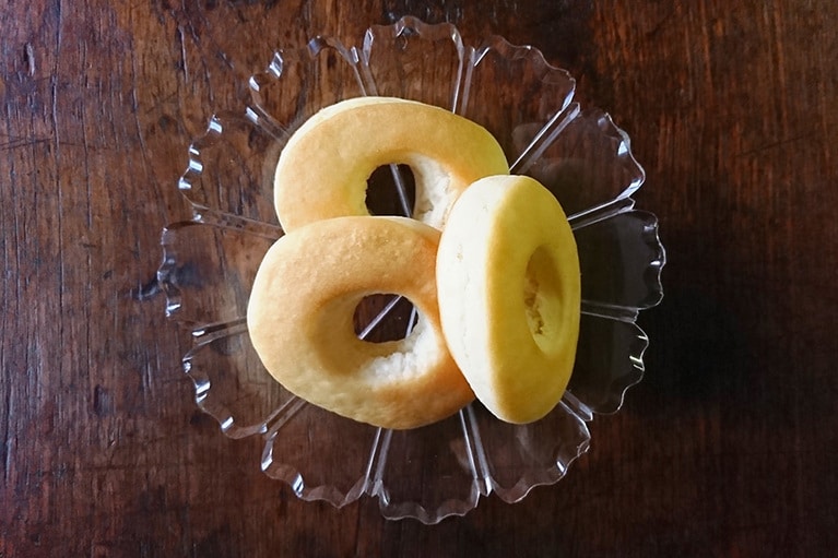 ホットビスケット 4個入り 335円／成城石井