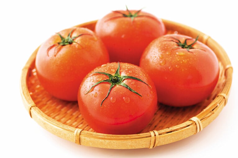 トマト。体の働きを維持する栄養素を豊富に含む。