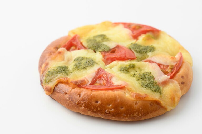 タルト・ブリオッシュ(トマト・モッツァレラ) 319円。