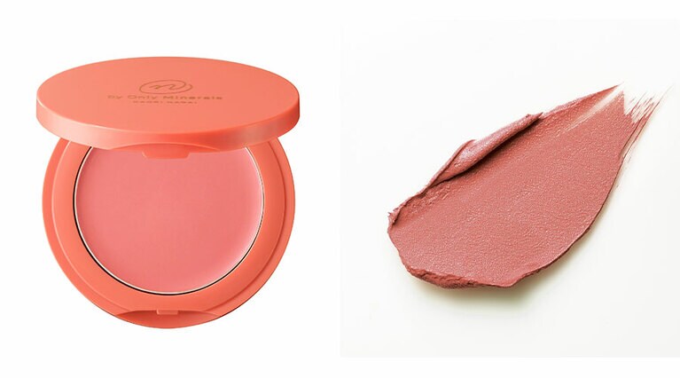 ナチュラルな血色感を引き出す絶妙ピンク。オンリーミネラル N by ONLY MINERALS ミネラルソリッドチーク コンプリート 05　3,520円(限定発売中)／ヤーマン(0120-776-282)