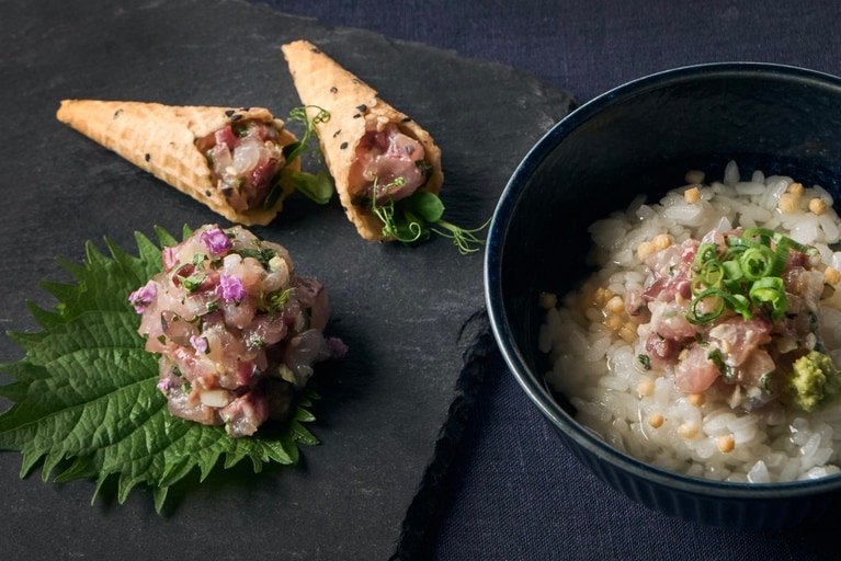 「なめろう」アレンジ3種。全部味わえるのがビュッフェの醍醐味。