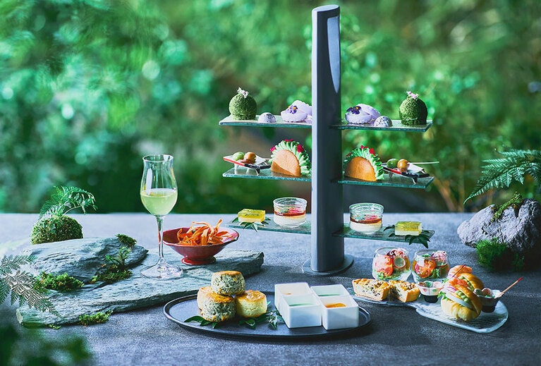 「千の茶会アフタヌーンティー ～京のお庭～」のイメージ。1名6,700円（税・サ込）、2日前までに要予約、1名より利用可。