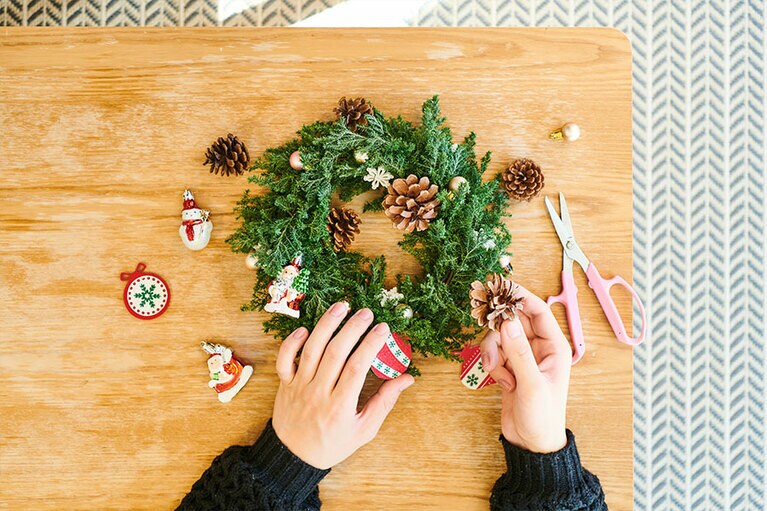 飾りはワイヤや紐でついてるので簡単に取り外せます。