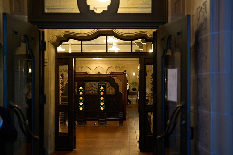 ヴォーリーズ建築による美しい装飾が目を楽しませてくれる。