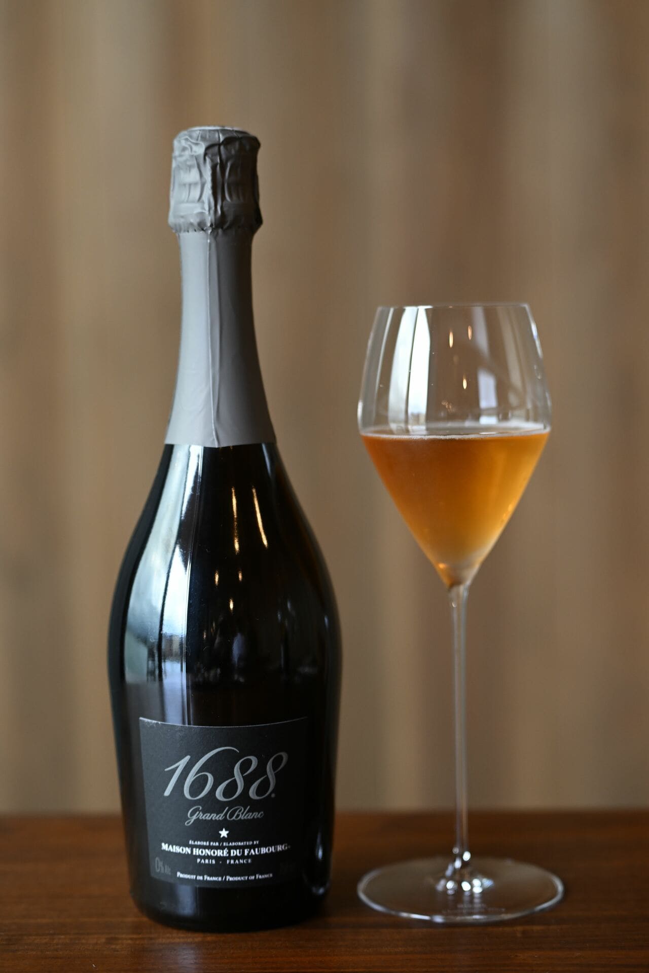 こちらはフランス製最高級ノンアル・スパークリング 1688 Grand Blanc(グラン・ブラン)。お酒が苦手な人やドライバーの方向けにノンアルコールペアリングも用意されています。