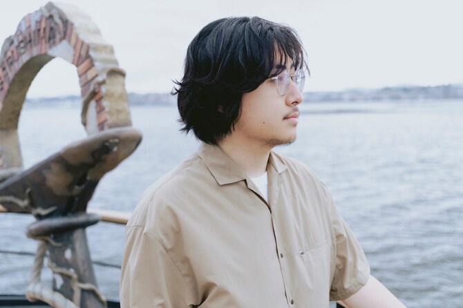 横須賀の人気観光スポット・三笠公園のすぐ隣、三笠さん橋から船でわずか10分。