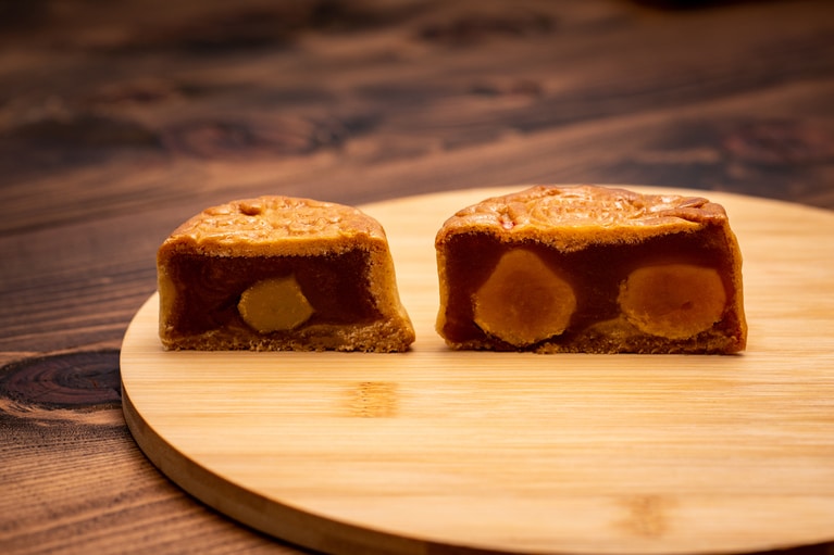 塩卵が満月のよう。