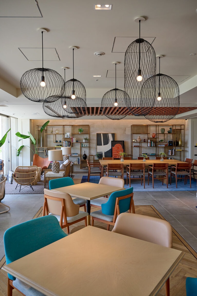 デリ＆カフェとセレクトショップなどが融合した複合スペース「パレット テラスラウンジ」。