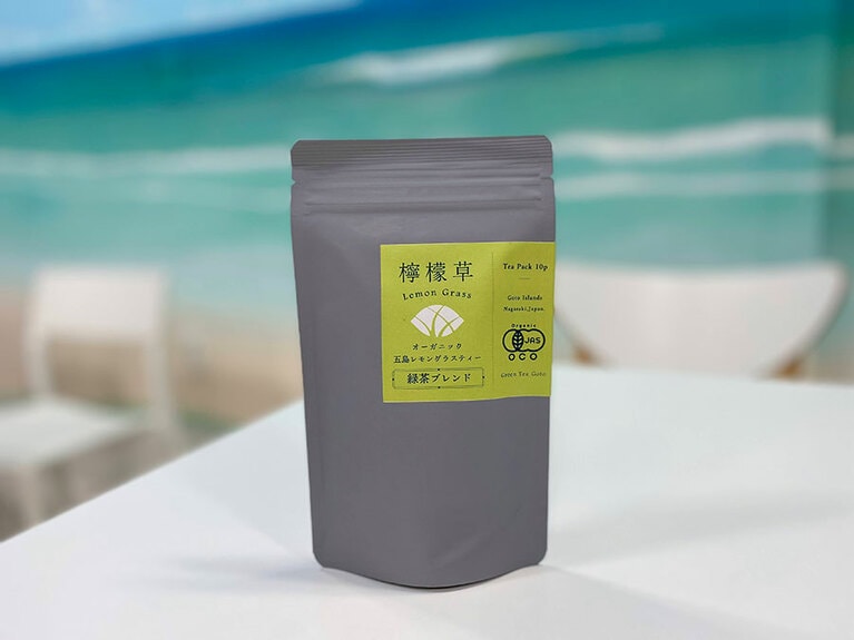 「オーガニック五島レモングラスティー(緑茶ブレンド)」3gティーバッグ×10包　864円。