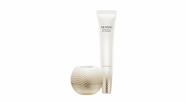 【アイケア篇 3位】トータルアイトリートメント 美容液20mL・クリーム15mL 20,900円、レフィル 美容液 8,800円、クリーム 11,000円／カネボウ化粧品