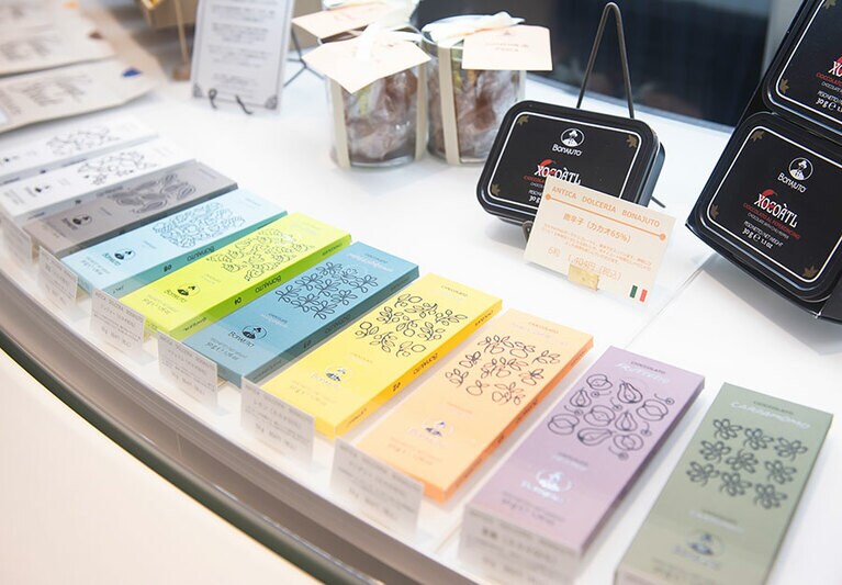 Antica Dolceria Monajuto 50g 864円～(税込)。フレーバーは、バニラ、レモン、ジンジャー等。