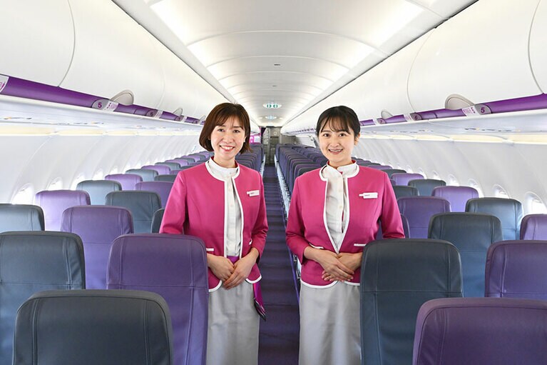 機内もゆったり。スマホで機内デジタルサービスを利用してみて。