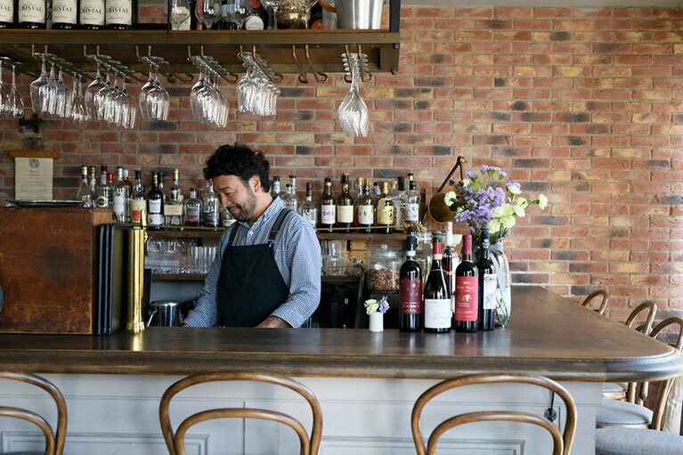 オーナーシェフの今西拓磨さん。