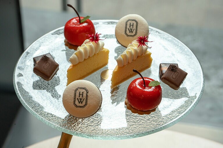 「ニューヨークチーズケーキ」ほか、スイーツプレートのイメージ。