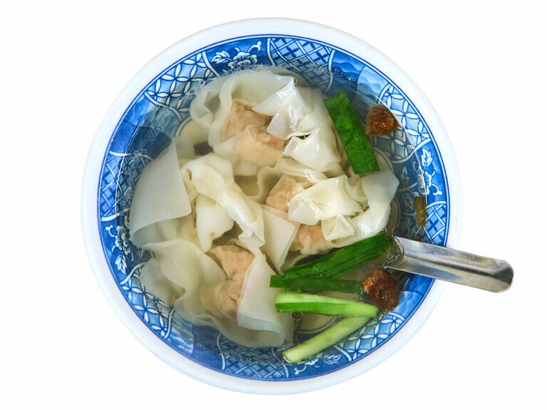 ワンタンスープ35元。