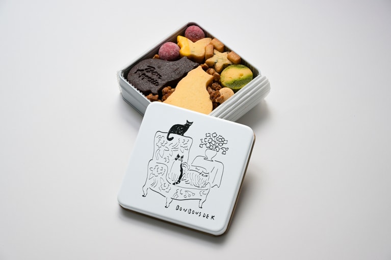 BONBONS DE K／【猫ちゃん好きの方へのギフトにも】La boîte à bonheur -chat mignons- グルテンフリークッキー缶 4,500円。