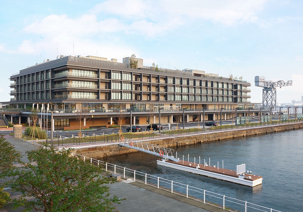 ホテルがあるのは、新港ふ頭客船ターミナルに新規オープンした複合商業施設「横浜ハンマーヘッド」内。
