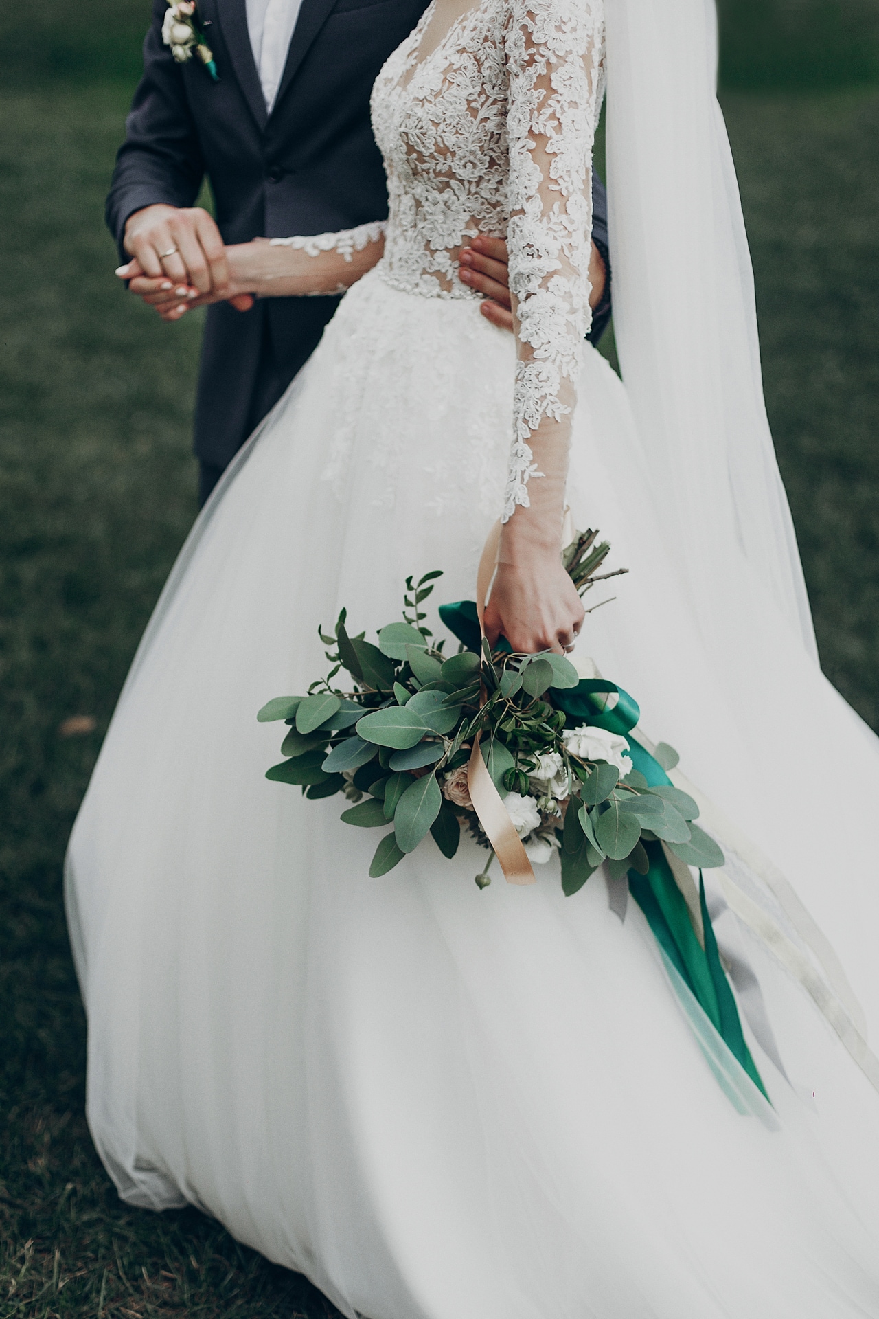 30歳のとき、「結婚」を理由に出版社を退職した齋藤さんだったが… ©アフロ