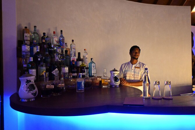 世界各国のジンを集めた「ジン・イズ・イン」。シナモンやクローブをインフューズしたジンを使ったカクテルも楽しめます。