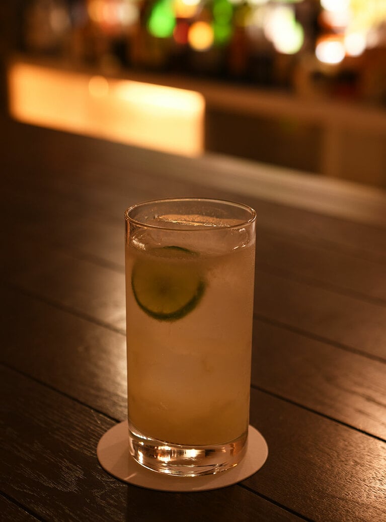 【Bar Bitter Fruit】テキーラを、グレープフルーツジュースとサイダーで割ったカクテル「パローマ」。