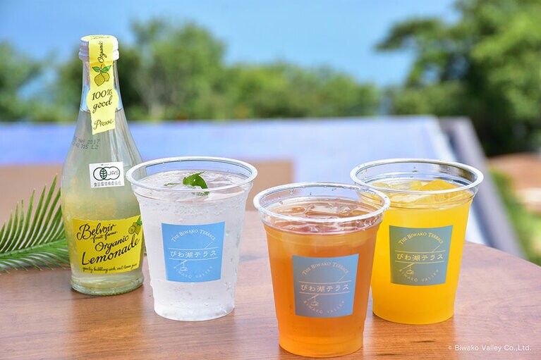 併設の「Café Stand at North Terrace」でもオリジナルのテラスサンドやスイーツなどが愉しめる。