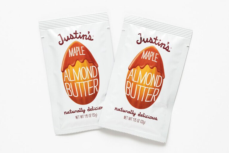 オーガニック食品を主に扱うホールフーズでも販売。Justin's メープルアーモンドバター 32g×10個 2,812円(税込)／アーウェル