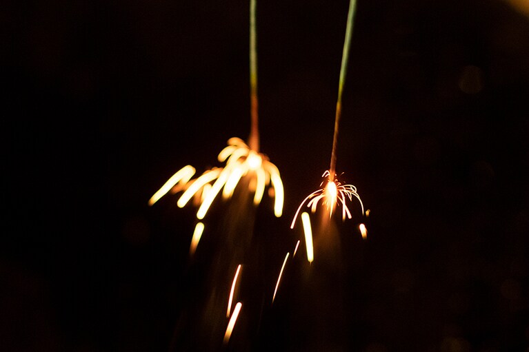 熱海の海と夜空と線香花火をプライベート空間で楽しむという贅沢。