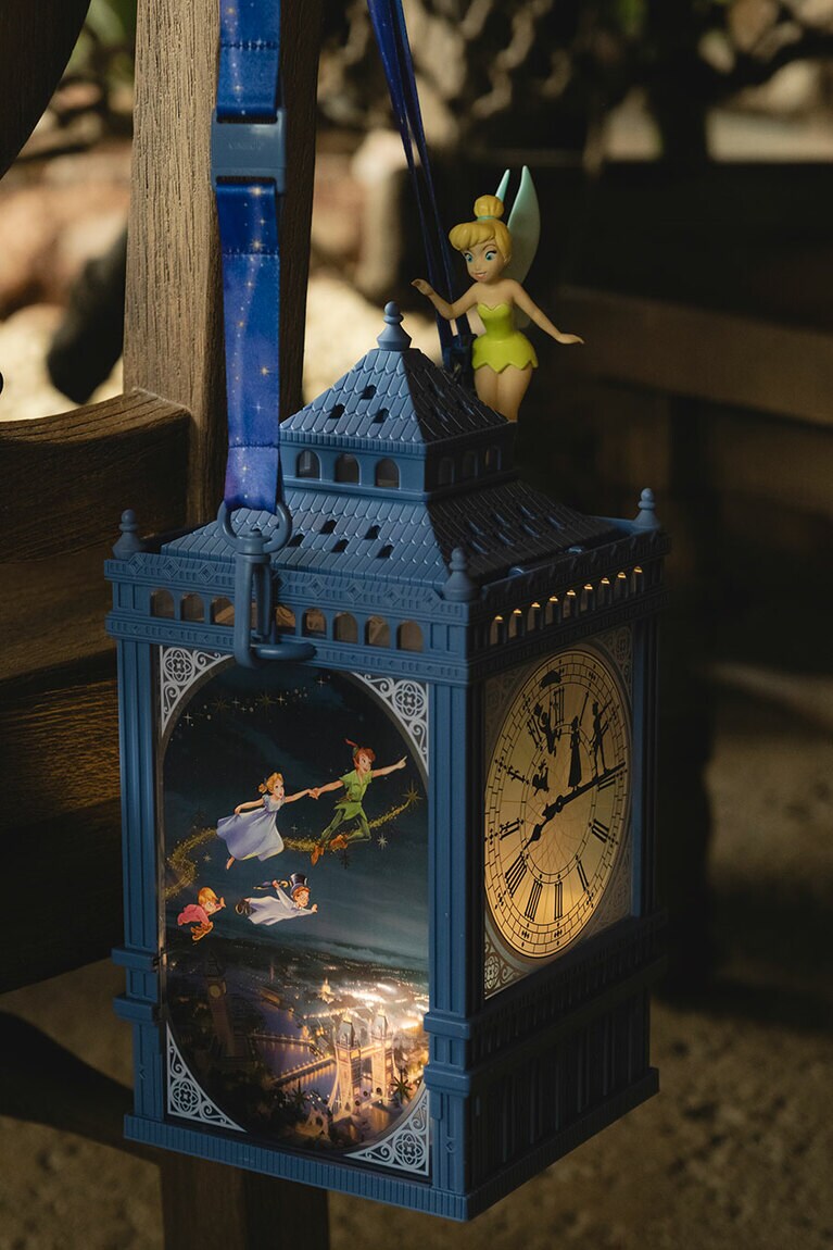 夜に輝くビッグ・ベンをモチーフにしたポップコーンバケット