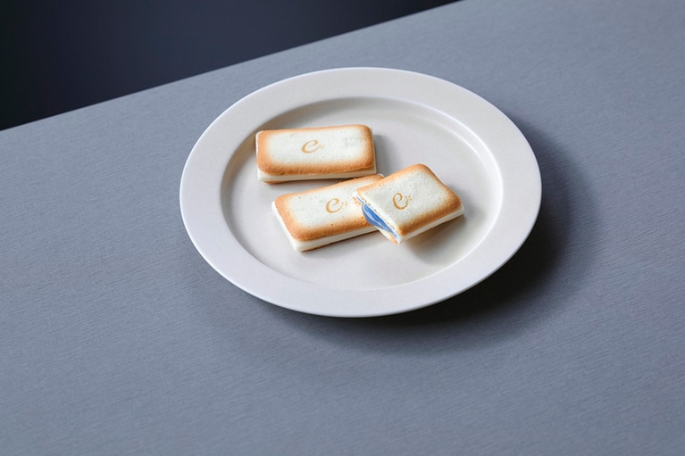 第9位　東京カンパネラ 「BLUE MELTIN SAND」8個入 1,200円。