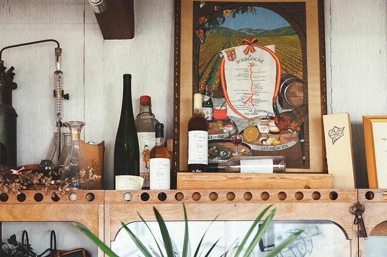 市民の憩いの場である「万力公園」からもほど近い「金井醸造場」。ぶどうの栽培から醸造、販売までを金井さん夫婦2人で行う。