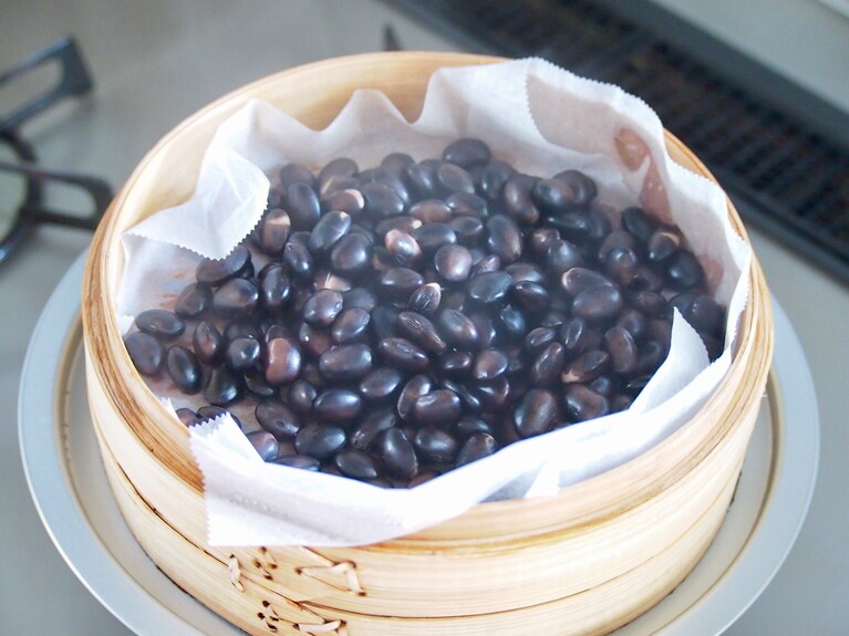 柔らかさを確認し、火を止めたら再び蓋をして、10分ほど蒸らす。