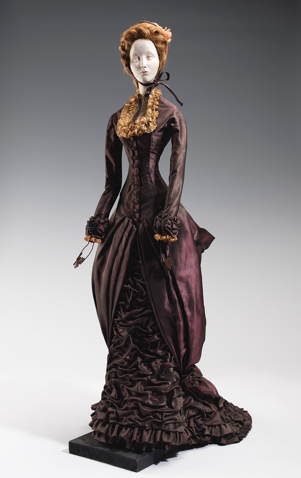 クリスチャン・ディオールが服をデザインした、めずらしい人形のコレクション。© Christian DiorBrooklyn Museum
