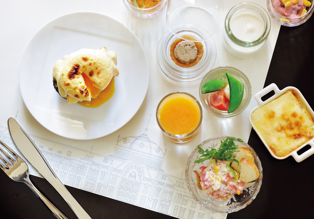 料理がずらりと並ぶ朝食ブッフェは、宿泊ゲストだけの贅沢。