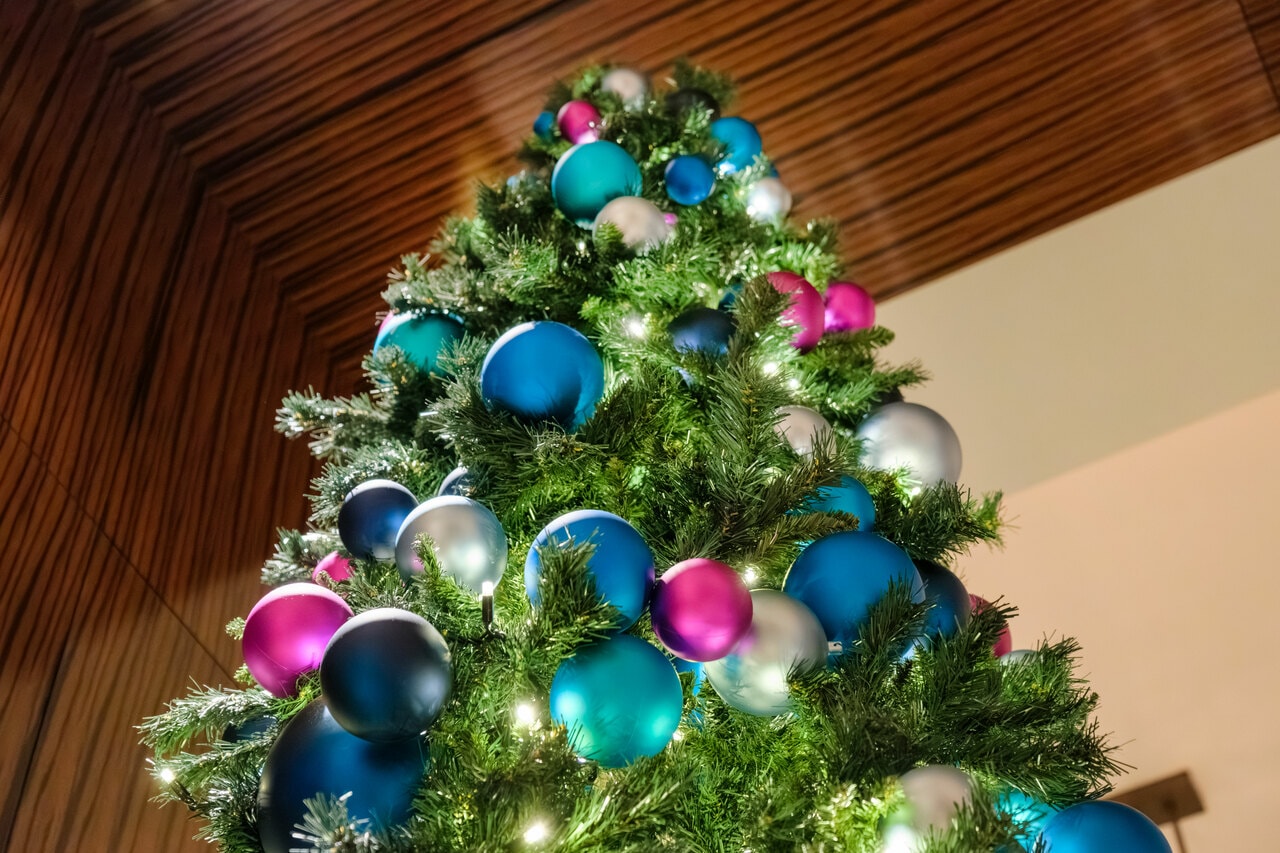 天井近くまで。