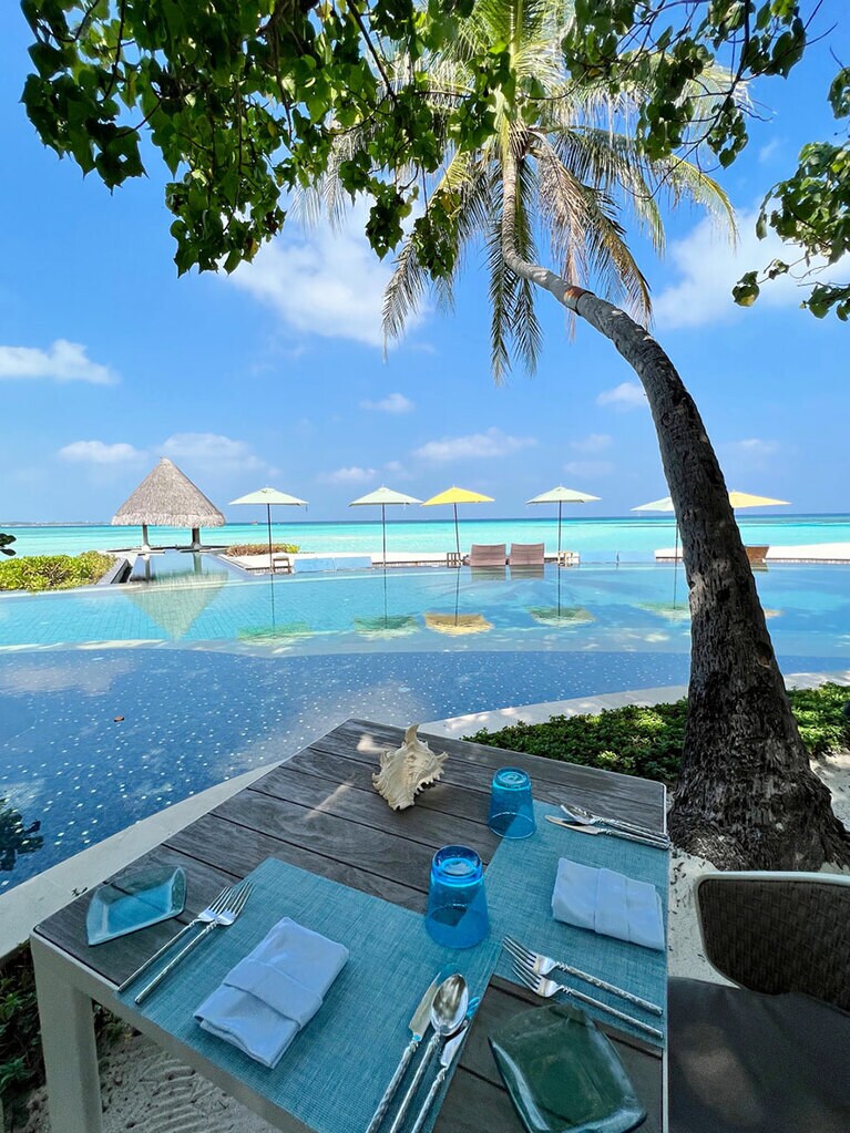 「リーフ・クラブ」横のプールは、人が少なくて静かな穴場。