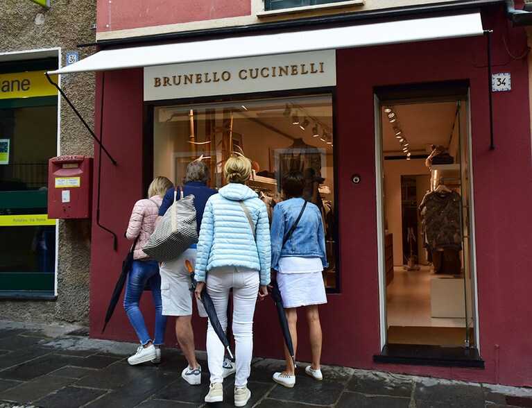 ちょっとした人だかりになっていたイタリアブランドのブルネロ クチネリ。