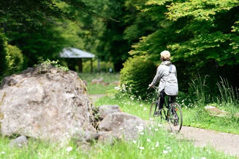 メイン会場と第二会場間の移動は自転車で。