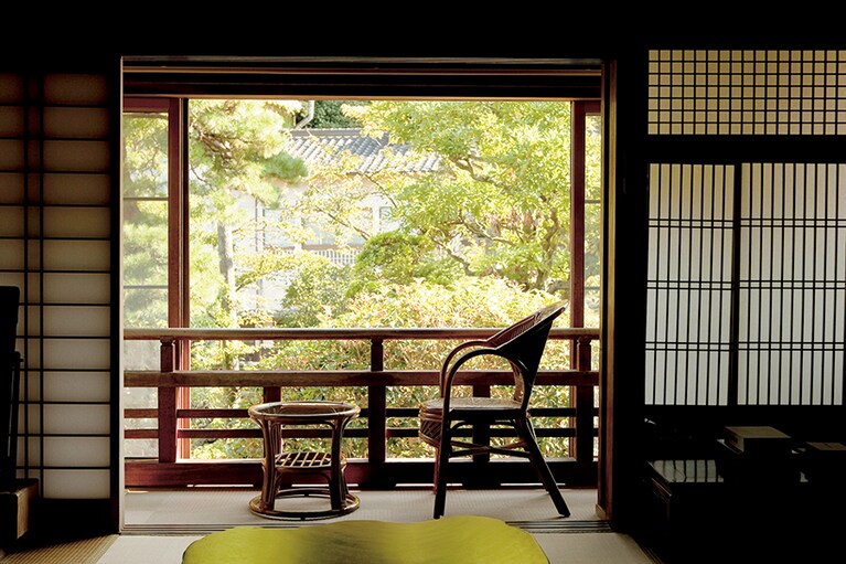 【三木屋】志賀直哉ゆかりの客室。『城の崎にて』の舞台になった創業300年の日本旅館。