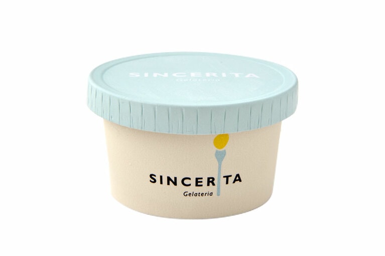 ジェラート。定番の人気フレーバーと毎月限定のフレーバーの詰め合わせ。内容は時期によって変わる／Gelateria SINCERITA