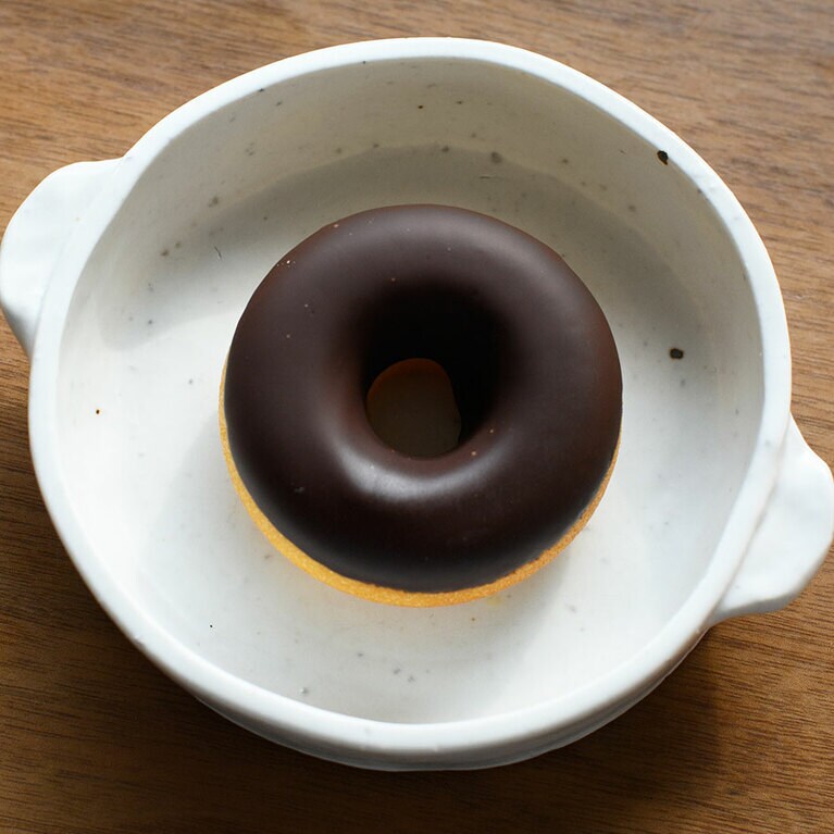 毎朝焼いているドーナツ W3,000。