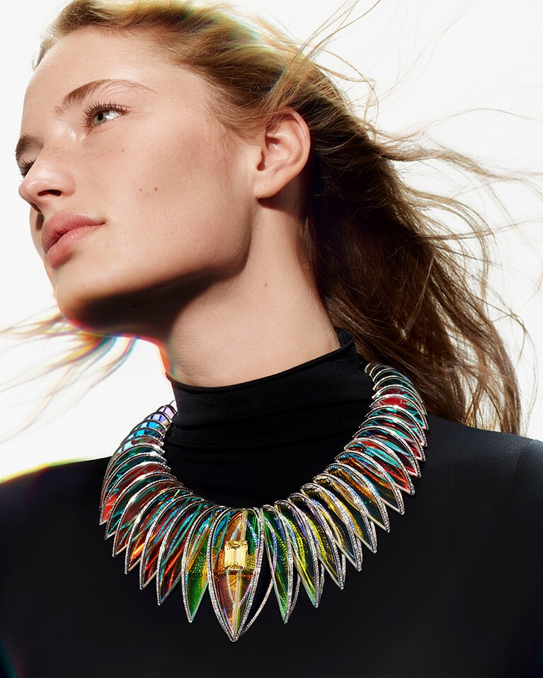 ネックレス 71,280,000円。