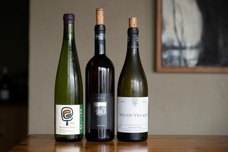 ワインはボトル 6,600円～、グラス 1,100円～。