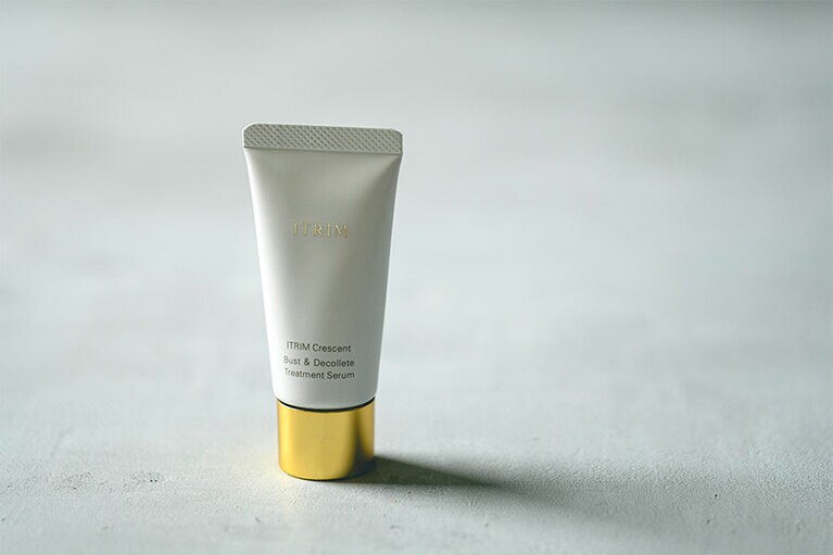 【吉田昌佐美さんのマイベストコスメ】クレセント バスト＆デコルテ トリートメントセラム 30g 12,000円／ITRIM