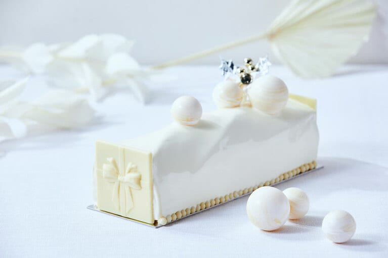 アンダーズ 東京「ブッシュドノエル」(45台限定 長さ23.5cm×幅7cm×高さ7cm／7,000円)。