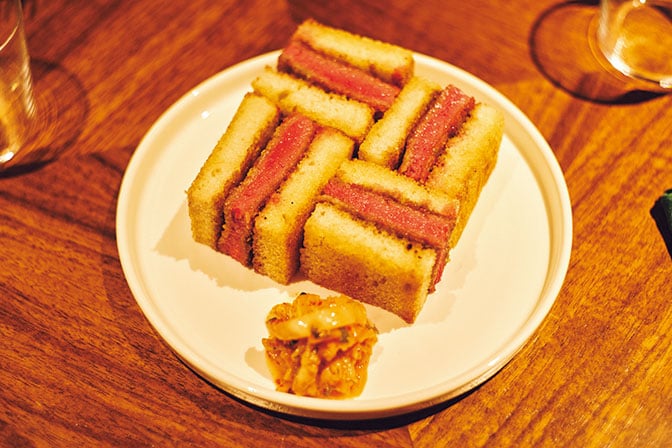 キムチとの相性が抜群、34日間熟成ビーフのカツサンド18ポンド。