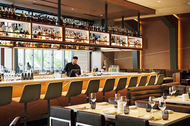 Stripsteak Waikiki（ストリップステーキ ワイキキ）。