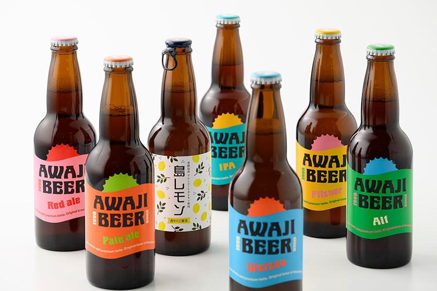 AWAJI BEER（淡路ビール） IPA600円、ほか各550円（各330ml）。左から：レッドエール、ペールエール、島レモン、IPA、ヴァイツェン、ピルスナー、アルト。