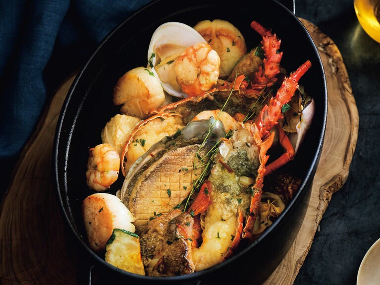 「1日5台限定 豪華版！ ブイヤベースセット」2人前（具材780g、スープ250g、チーズ、唐辛子付き）9,720円／Sincere