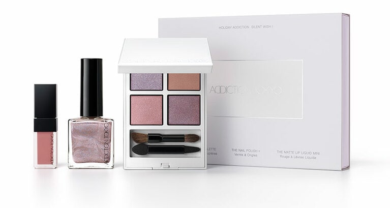 ホリデー アディクション　サイレント ウィッシュ I 8,580円。セット内容：ザ アイシャドウ パレット 104、ザ ネイルポリッシュ ＋ 101SP、ザ マット リップ リキッド ミニ 109S。10月6日（金）数量限定発売。