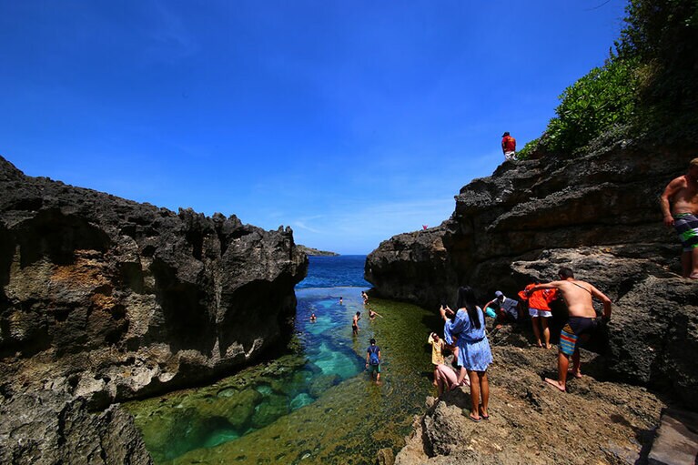 磯遊びができる穏やかな場所もある、エンジェルズ・ビラボン。 ©Hideyuki Sodeyama